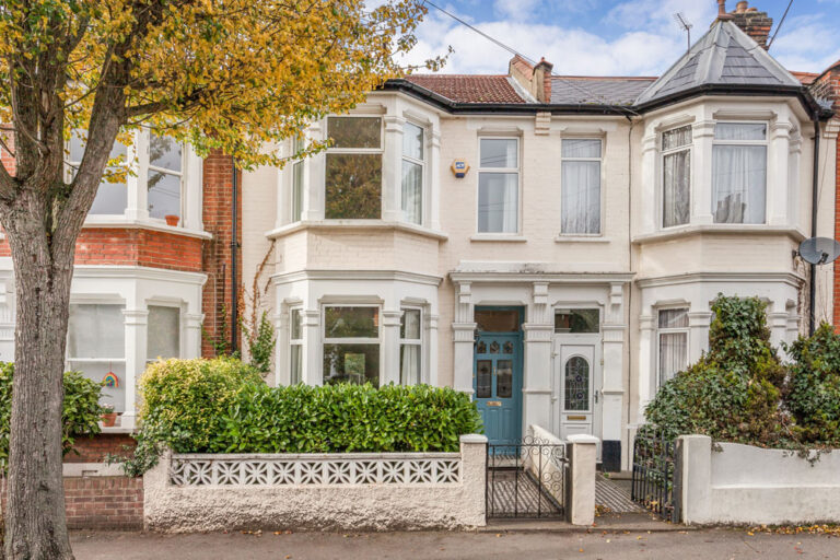 Twickenham Road, Leytonstone E11 Theydons