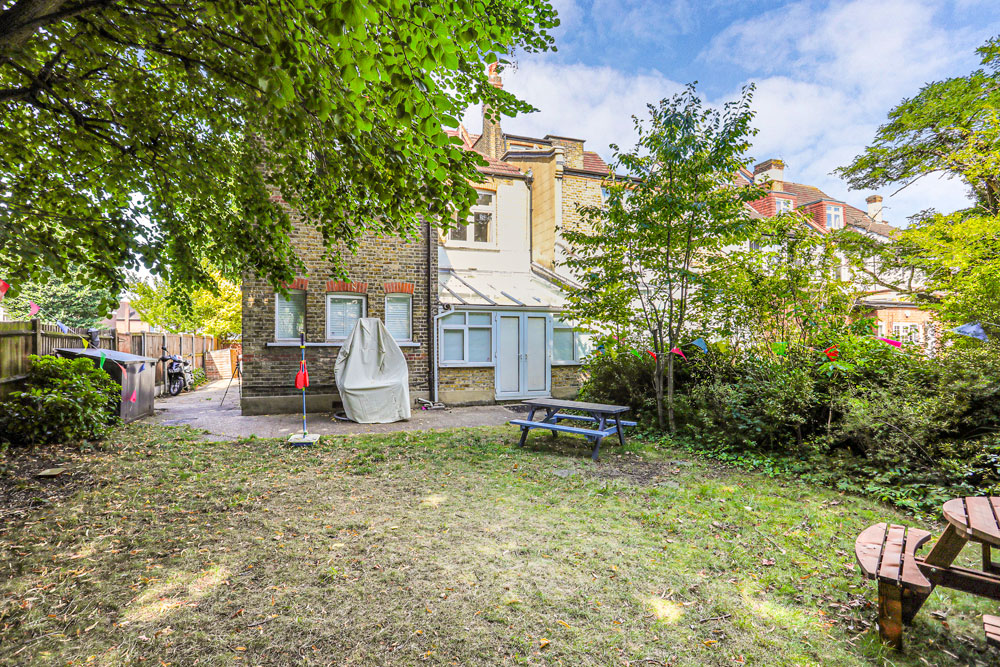 Blake Hall Road, Wanstead E11 Theydons