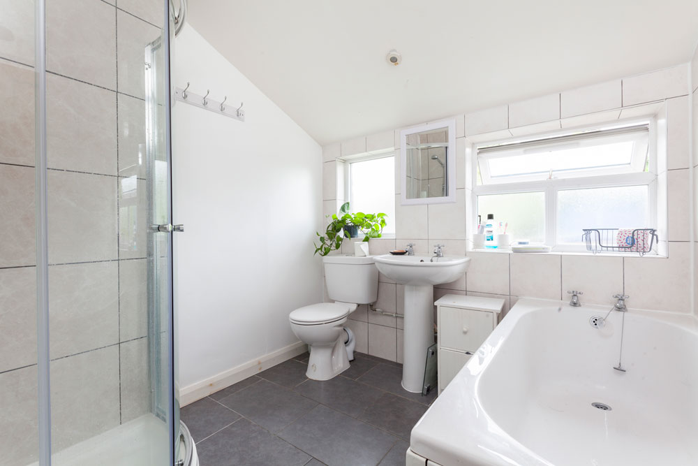 Wellington Road, Wanstead E11 Theydons