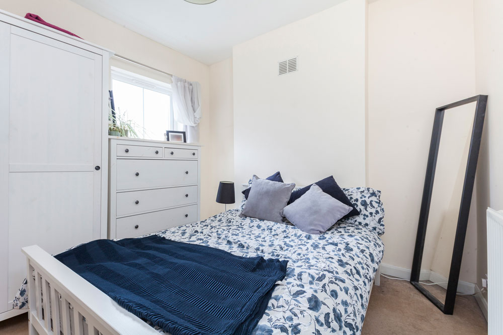 Wellington Road, Wanstead E11 Theydons