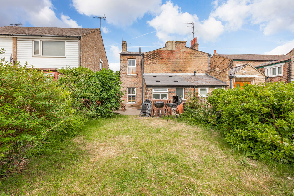 Wellington Road, Wanstead E11 Theydons