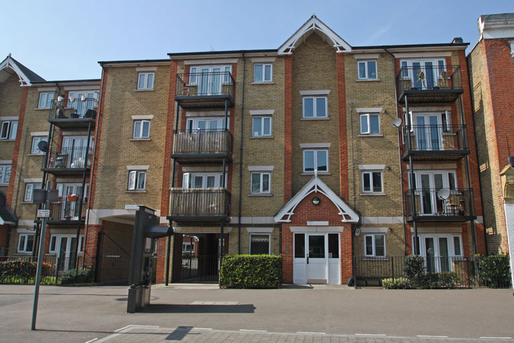 High Road Leytonstone, E11 Theydons