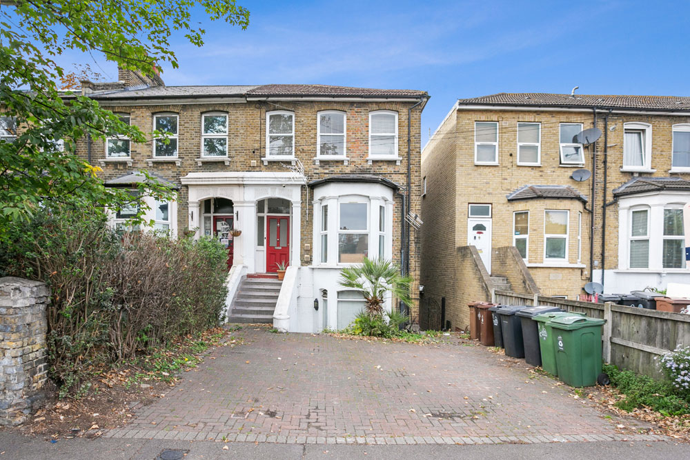 Grove Green Road, Leytonstone E11 Theydons